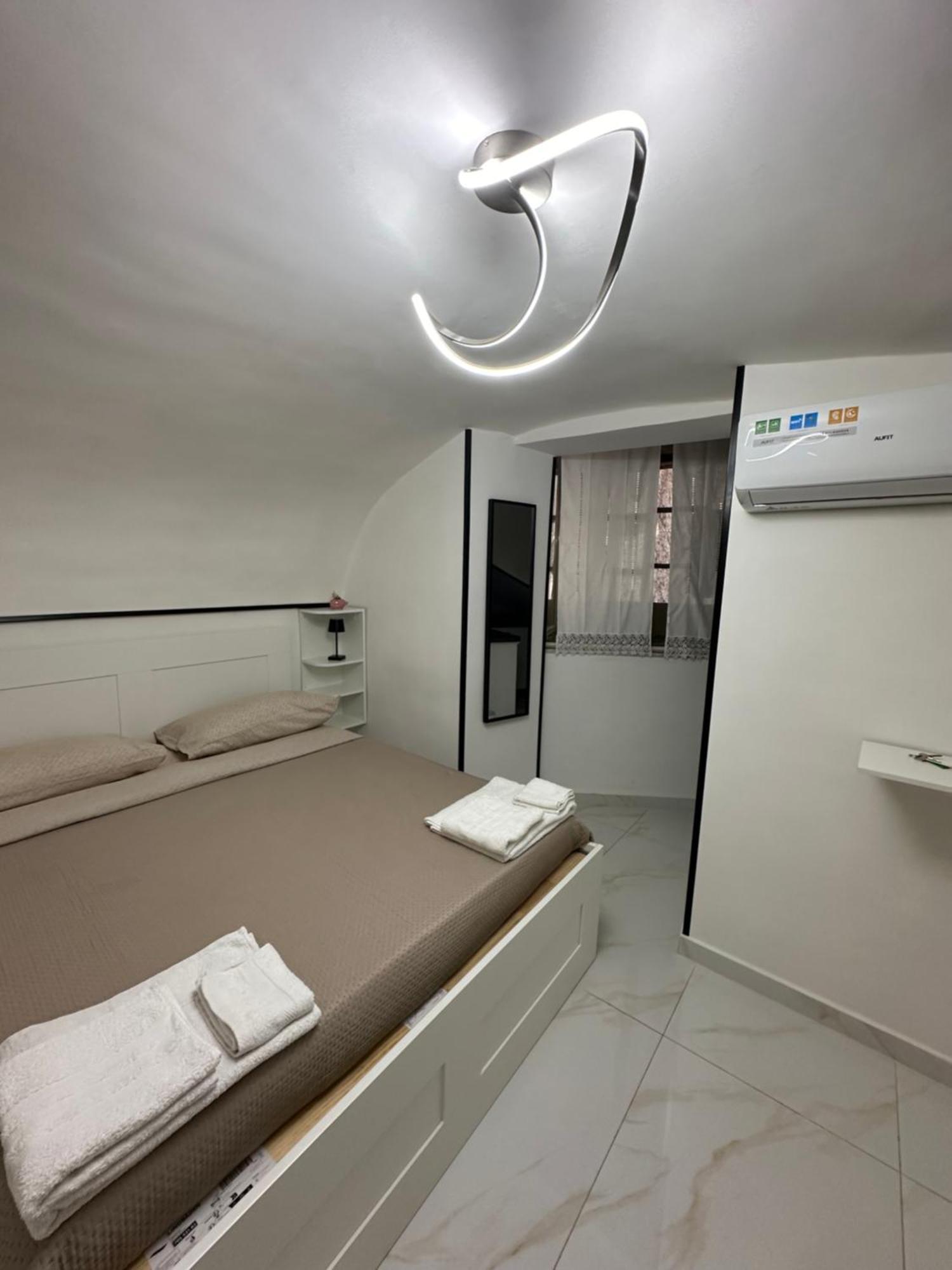 Rose'S House Otel Napoli Dış mekan fotoğraf