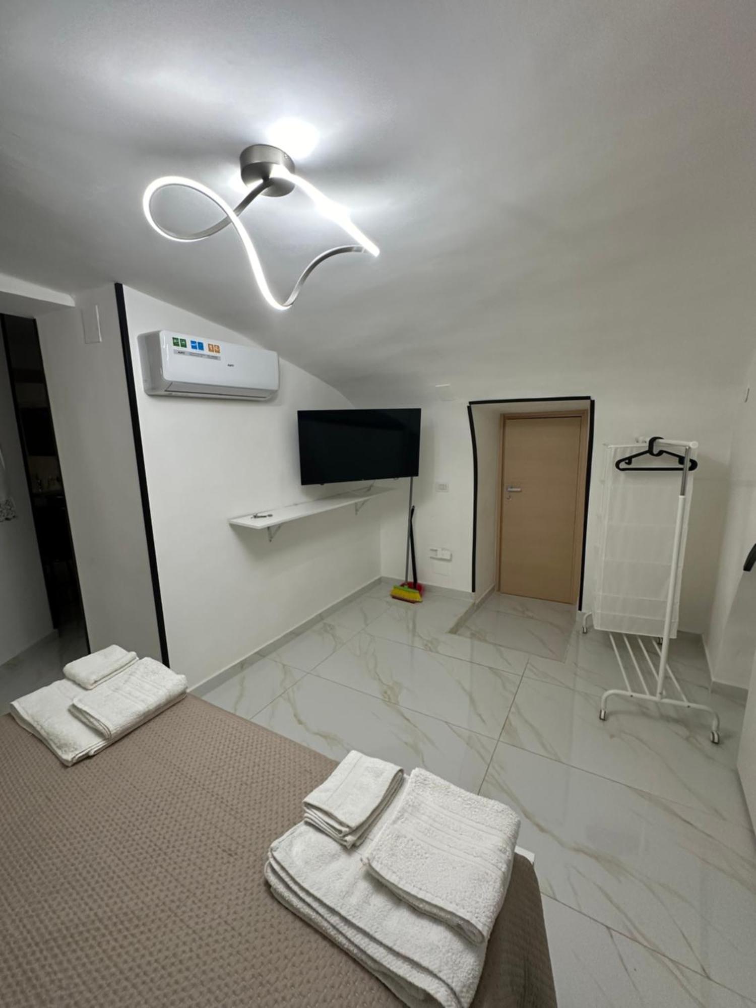 Rose'S House Otel Napoli Dış mekan fotoğraf